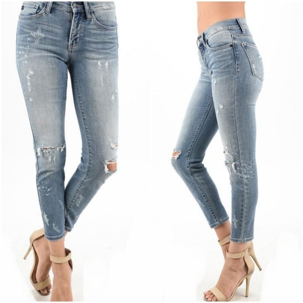 Judy Blue Bleach Splashed Distressed Jeans - Picture 2 of 5